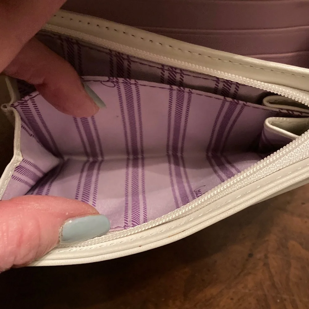 Coach EUC Penelope White Leather Clutch Wallet with Silver logo on front flap. - Picture 13 of 15